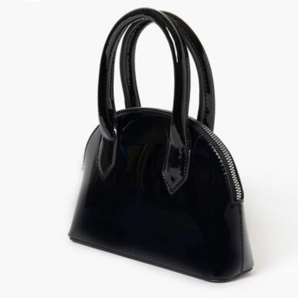 NWOT FOREVER 21 BLACK FAUX LEATHER MINI CLASSIC HANDBAG - Picture 3 of 8